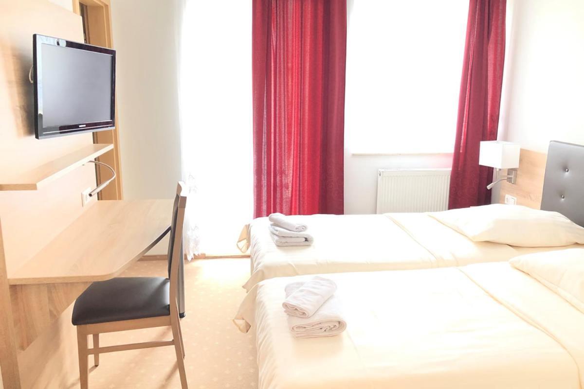 Hotel & Restaurant Miranda Siek Екстер'єр фото